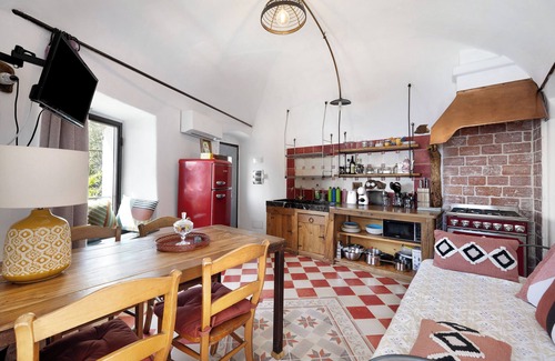 Varigotti Apartment | Apartment 'Nespolo' with Sea View, Wi-Fi and Air Conditioning