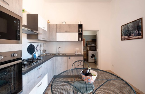 Torre Squillace Apartment | Apartment 'Nicoletta' with Sea View, Wi-Fi and Air Conditioning