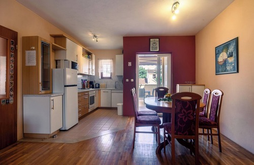 Mirce Apartment | Apartment Nikica (116841-A1) - Mirca - island Brac