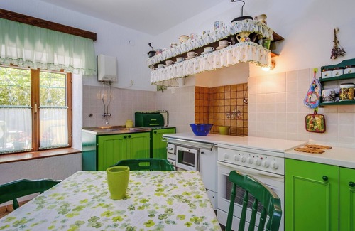 Miholascica Apartment | Apartment Nona 1, rustic apartment in village Miholascica, island Cres
