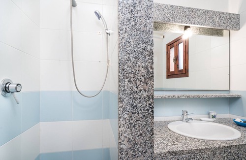 Sas Linnas Siccas Apartment | Apartment "Paradiso" with Sea View, 2 Covered Terraces & A/C