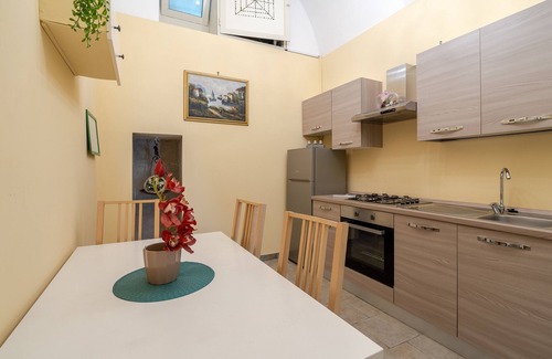 Noto Historic Centre Apartment | Apartment "Pomona Noto" with Wi-Fi & Air Conditioning