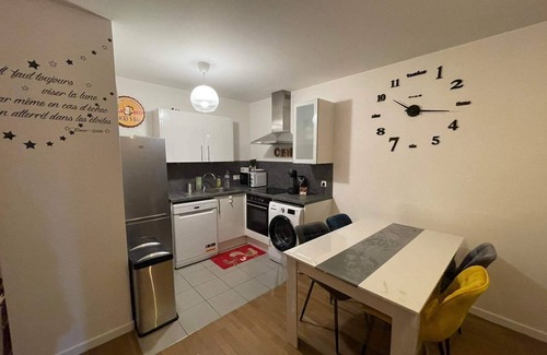 Montgeron Apartment | Apartment * * * * * Private Parking 25 MN to Paris