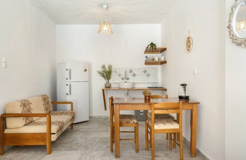Kalymnos Town Apartment | Apartment 'Quadruple Room No 4' with Mountain View, Wi-Fi and Air Conditioning