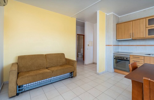 Montes de Alvor Apartment | Apartment 'Santa Teresinha A' with Shared Pool, Wi-Fi and Air Conditioning