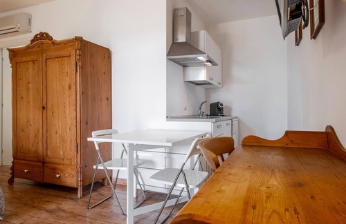 Manciano Apartment | Apartment 'Santolina' with Shared Pool, Wi-Fi and Air Conditioning