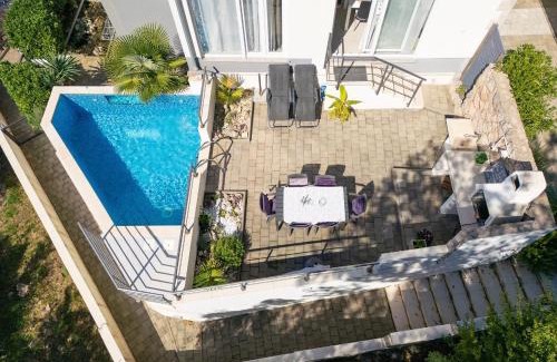 Njivice Apartment | Apartment Sasso Bianco with the Private Pool