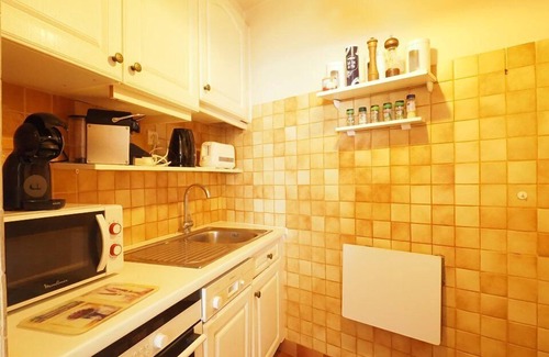 La Grande-Motte Apartment | APARTMENT SLEEPS 6 HARBOUR VIEW, PARKING, LA GRANDE MOTTE| CENTER VILLE