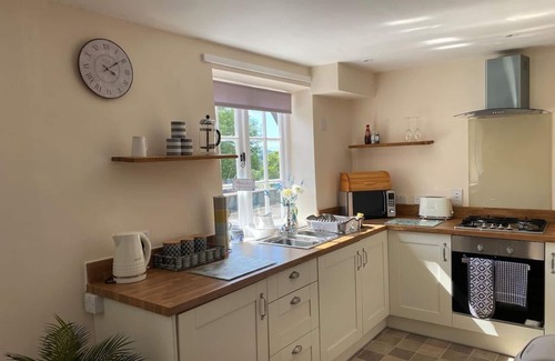 Ludwel Apartment | Apartment - Sleeps 2 - Pet friendly - Parking