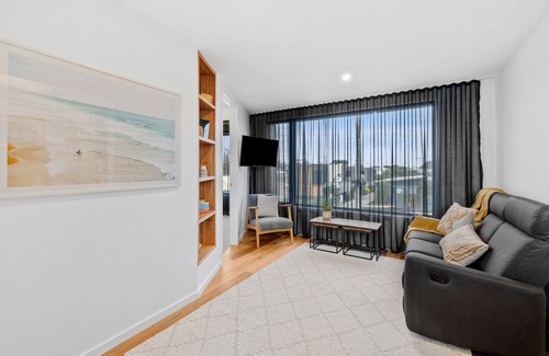 Torquay Apartment | Apartment Studio 6: 2 BR, 1.5 BA Apartment in Torquay, Sleeps 4
