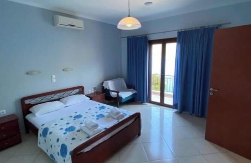 Vassiliki Apartment | Apartment 'Studios and Apartments Thomas 13' with Sea View, Wi-Fi and Air Conditioning