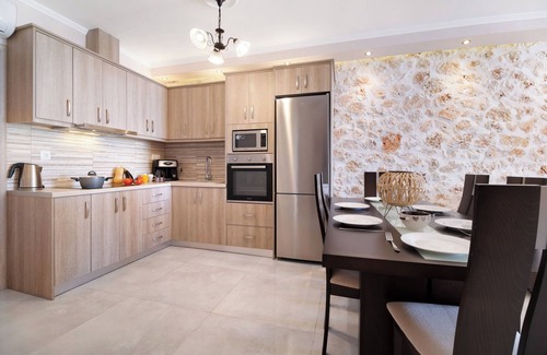 Tsoukaladhes Villa | Apartment 'Suite Iro' with Sea View, Wi-Fi and Air Conditioning