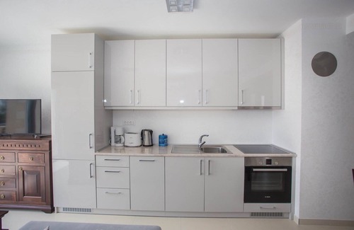 Rojci Apartment | Apartment Sunce II with communal pool and balcony