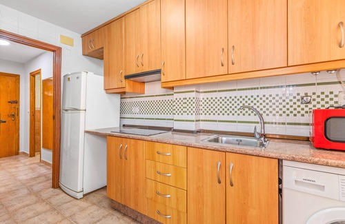 Santa Pola Apartment | Apartment 'Sunflower Club Náutico' with Private Terrace, Balcony and Wi-Fi