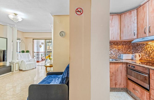 Santa Pola Apartment | Apartment 'Sunflower Alhambra' with Private Terrace, Balcony and Air Conditioning