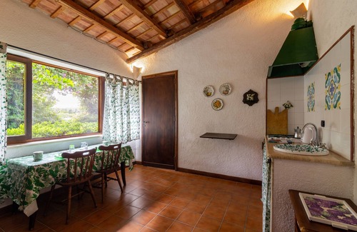 Mockarta Apartment | Apartment 'Tenuta Donna Vittoria - Edera' with Mountain View, Pool & Wi-Fi