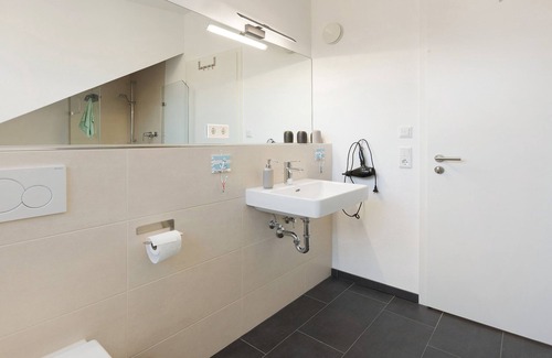 Allensbach Apartment | Apartment 'Traum Mit Seeblick' with Lake View, Balcony and Wi-Fi