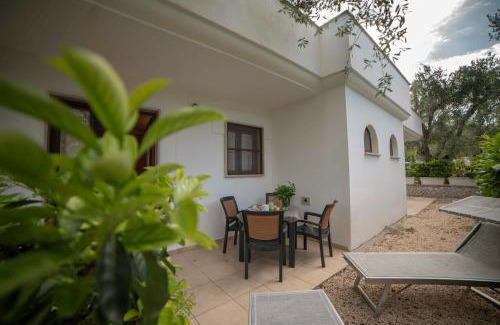 Mattinata House | Apartment ulivo with pool and private beach