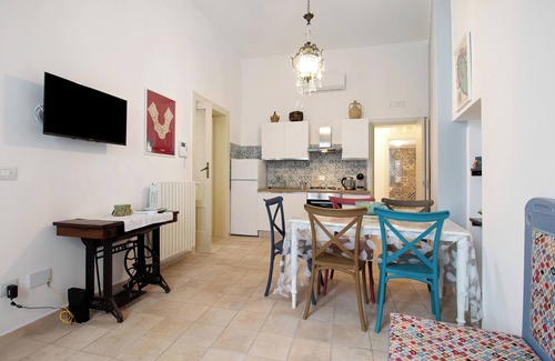 Rutigliano Apartment | Apartment 'Unit 1' with Shared Terrace, Wi-Fi and Air Conditioning