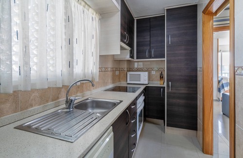 L'Albufereta Apartment | Apartment 'Urbanización Las Torres' with Sea View, Wi-Fi and Air Conditioning