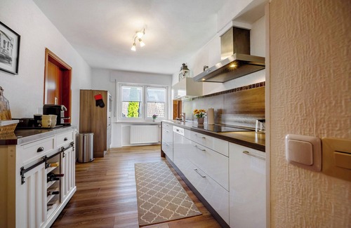 Dorsel Apartment | Apartment 'Ut Huuske' with Mountain View, Wi-Fi and Air Conditioning