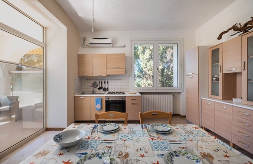 Punta Prosciutto Apartment | Apartment 'Villa Ada Azzurro' with Shared Terrace, Wi-Fi and Air Conditioning
