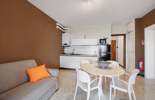 Soiano del Lago Apartment | Apartment 'Vista Lago 1' with Lake View, Shared Pool and Wi-Fi