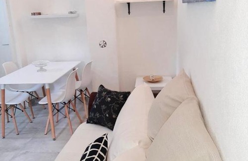 Petrovac Apartment | Apartment White