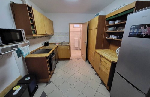 Odernheim am Glan Apartment | Apartment with bedroom and living area.