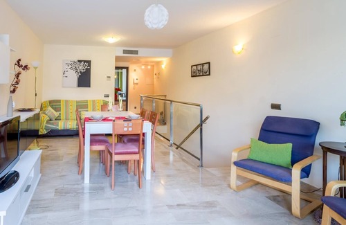 Costa Dorada Apartment | Apartment with terrace and pool 100m beach