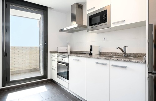 Roques Daurades Apartment | Apartment with sea front views and pool 1min beach