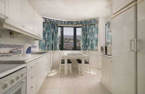 Santa Maria Maior Apartment | Apartment with pool and magnificent view over Funchal city and bay!