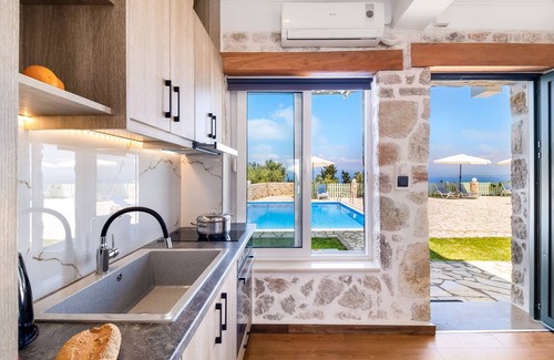 Tsoukaladhes Apartment | Apartment with Pool View, Sea View, Wi-Fi & Terrace