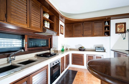 Stazzo Apartment | Apartment with terrace and direct access to the sea. Shared pool. Lampara