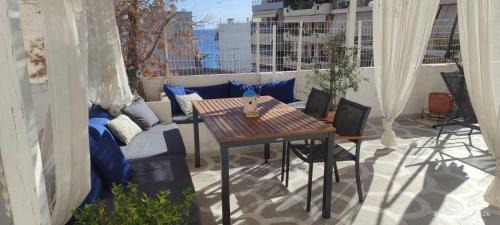 Peiraiki Apartment | Apartment with terrace in Piraiki