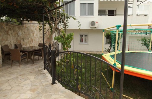 Susanj Apartment | Apartment Yaring