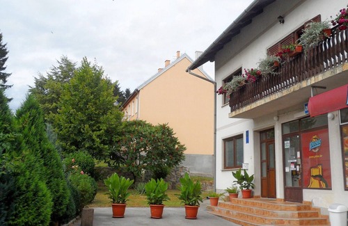 Rakovica Apartment | Apartments and rooms Anton, (15198), Rakovica, hr