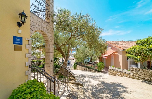 Banjol Apartment | Apartments and rooms Slavko, (8116), Banjol, Croatia