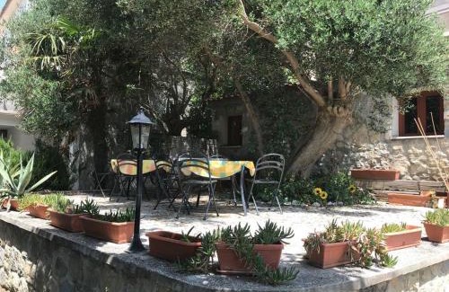 Banjol Apartment | Apartments by the sea Banjol, Rab - 15679