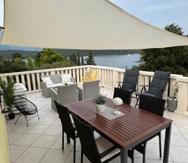Cove Tri Zala (Zrnovo) Apartment | Apartments Daniela