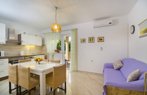 Poljica Apartment | Apartments Ivanka, (14674), Poljica, hr