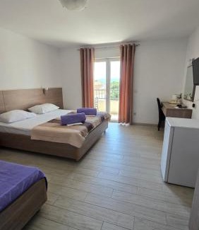 Drvenik Apartment | Apartments Maslina