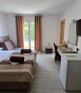 Drvenik Apartment | Apartments Maslina