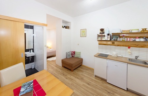 Korenica Apartment | Apartments Milan, (16063), Korenica, hr