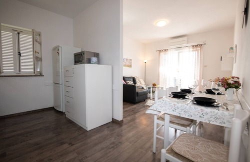 Ika Apartment | Apartments Mirjana IKA - One Bedroom Apartment With Balcony And Sea View (A2)