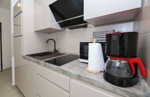 Kastel Stafilic Apartment | Apartments Monica 100 meters to beach near Split Trogir