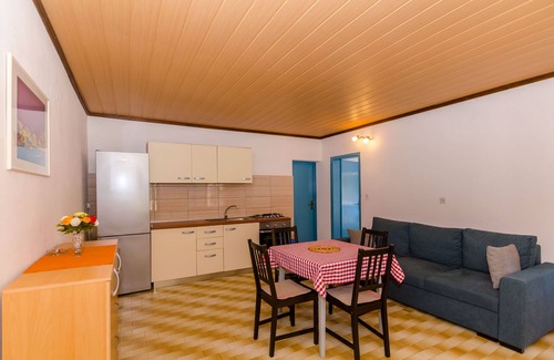 Pokrivenik Apartment | Apartments Nedeljko (34121-A1) - Gdinj - island Hvar