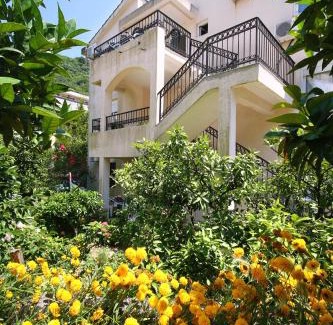 Bijeli do Apartment | Apartments Raičević