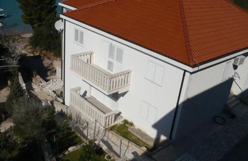 Loviste Apartment | Apartments San