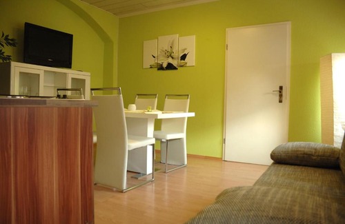 Striesen Apartment | Apartments Stirl